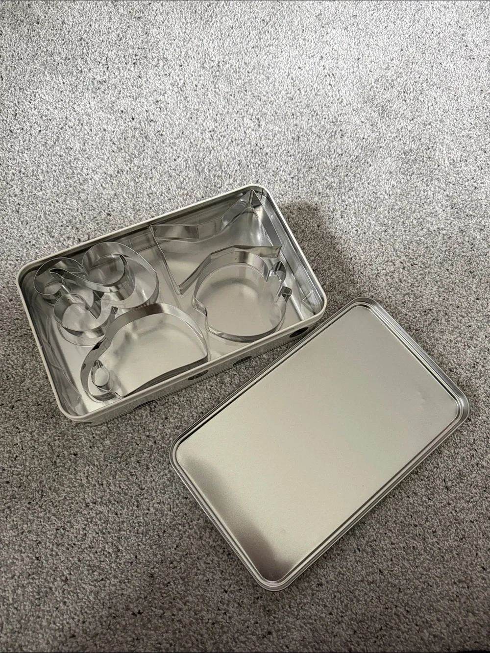 Kate Spade Cookie Cutters with Polka Dot Storage Tin NWT